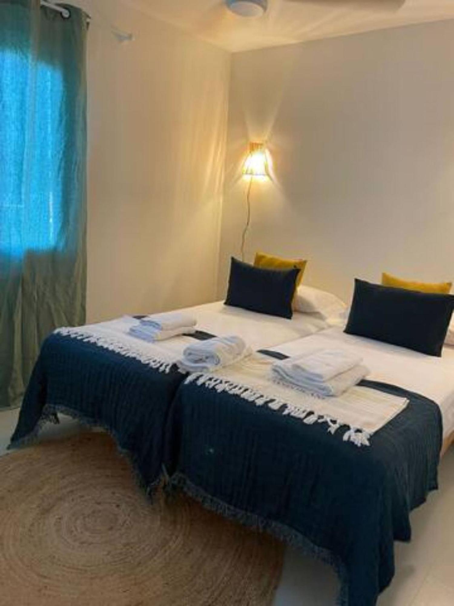 Arenal D'En Castell South Apartment Ngoại thất bức ảnh
