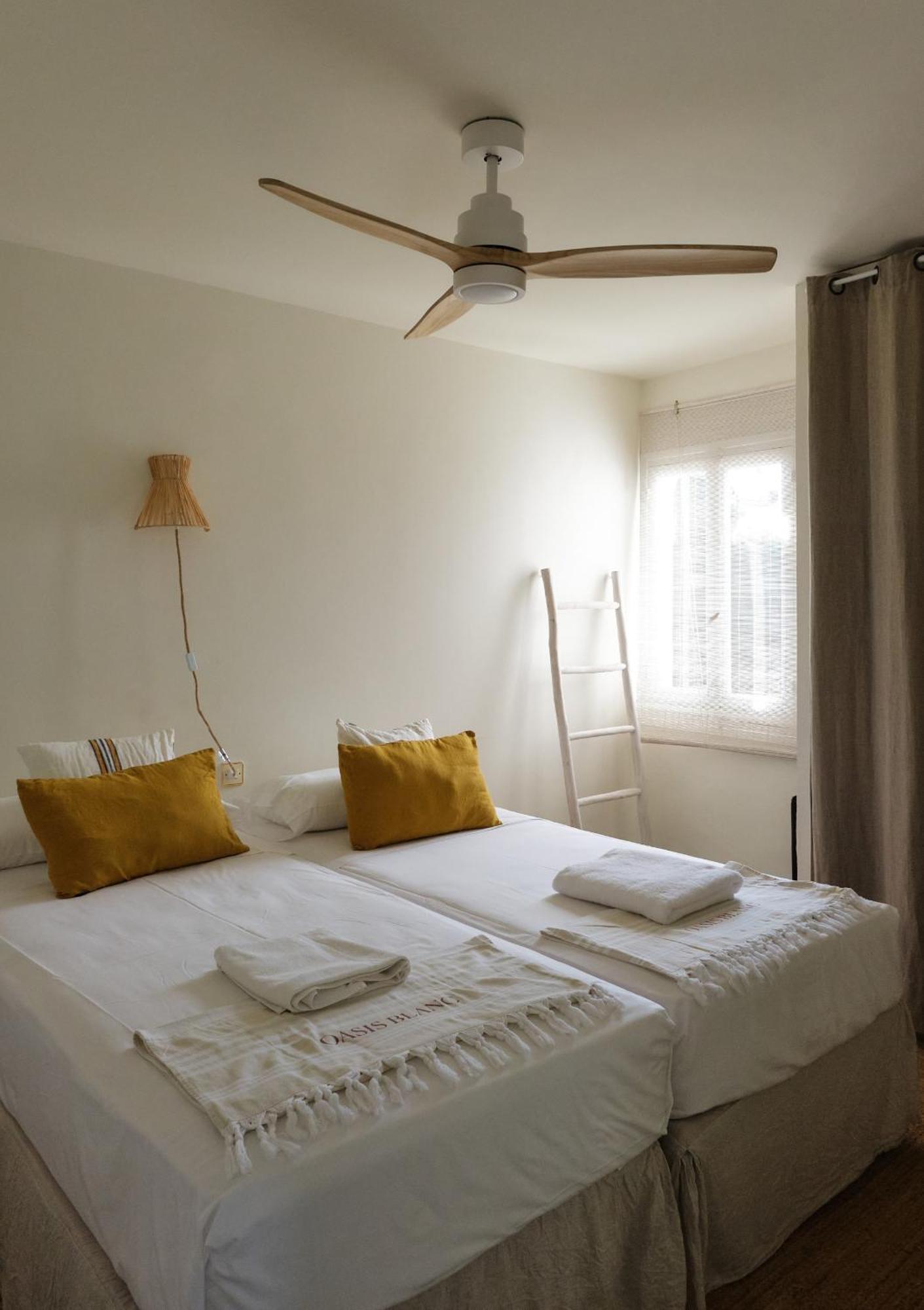 Arenal D'En Castell South Apartment Ngoại thất bức ảnh